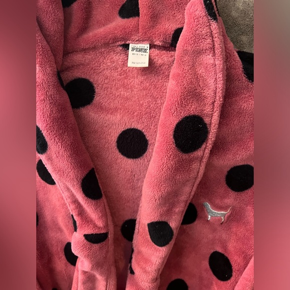 🩷Victoria Secret - Pink Robe with Belt.. Size XS - Picture 2 of 4